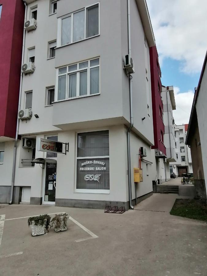Apartman Mia Сремська Митровиця Екстер'єр фото